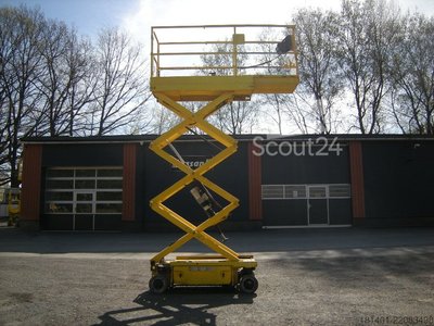 Scissors lifting platform JLG 1930ES used