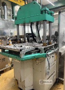 Injection molding machines ARBURG 900T 800/150