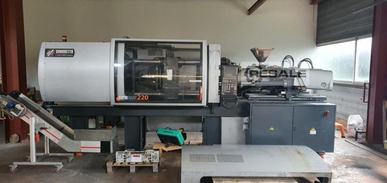 Injection molding machines SANDRETTO series 9 860/2200  - 220 T