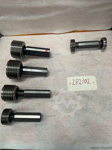 different sizes (28102)