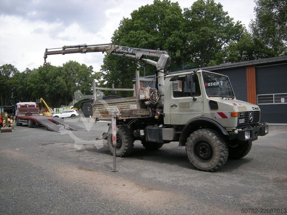 Mercedes-Benz Unimog U 1250 / U427 / 11 s jeřábem
