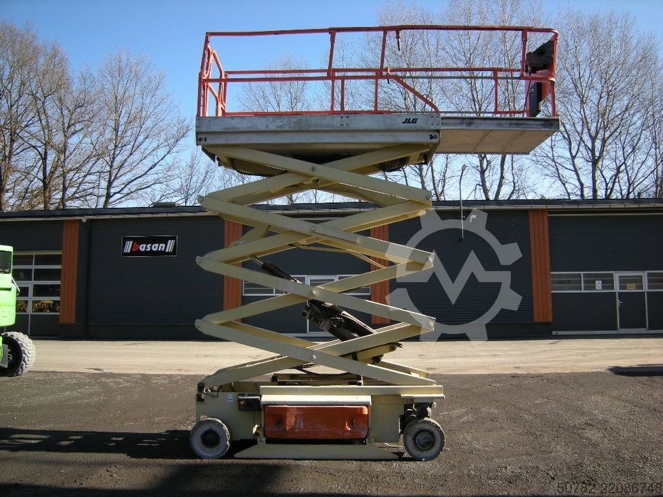 JLG 3246 ES