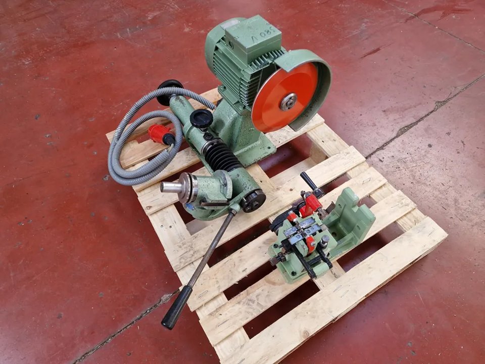 Werkzeugschärfmaschine