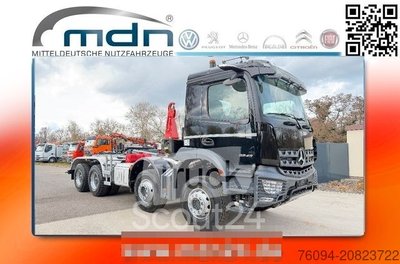 Abrollkipper MERCEDES-BENZ Arocs 3243 8x4 Abrollkipper Schub/Knickhaken AHK gebraucht