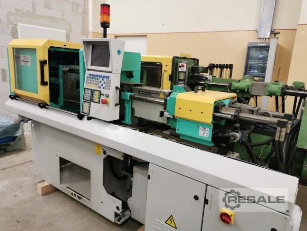 Plastikowe wtryskarki ARBURG 270 S 250 - 60