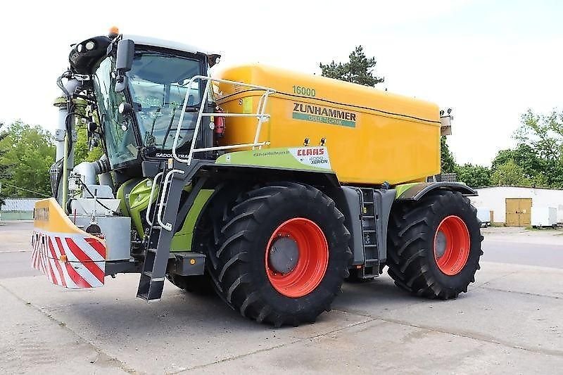 XERION 4000 SADDLE TRAC