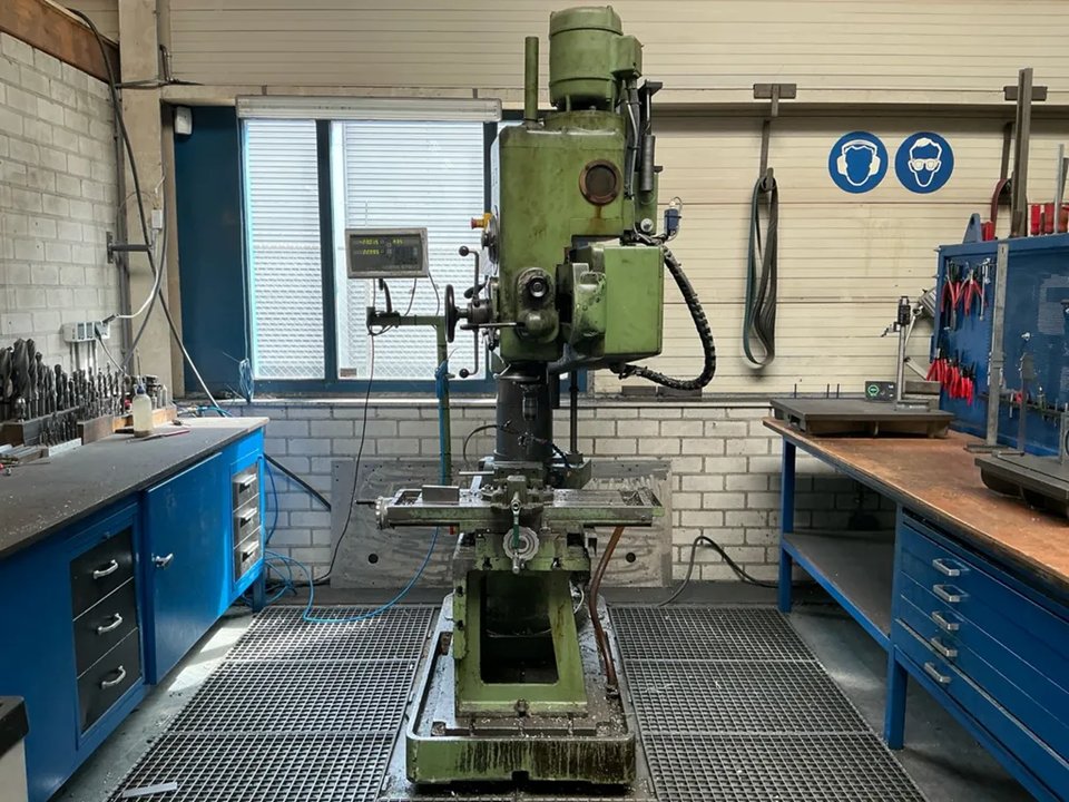 Novara Italia Säulenbohrmaschine