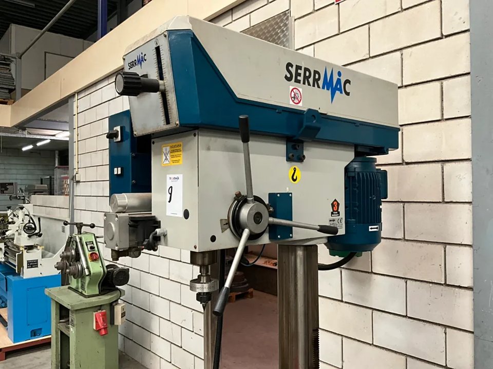 Serrmac TCO 28-Säulenbohrmaschine mit Durchflussbohrer-Installation