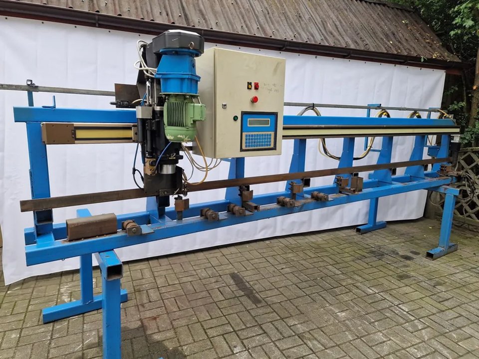 Lineare Bohrmaschine