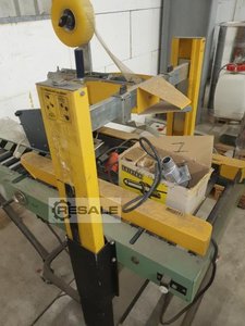 Carton closing machines