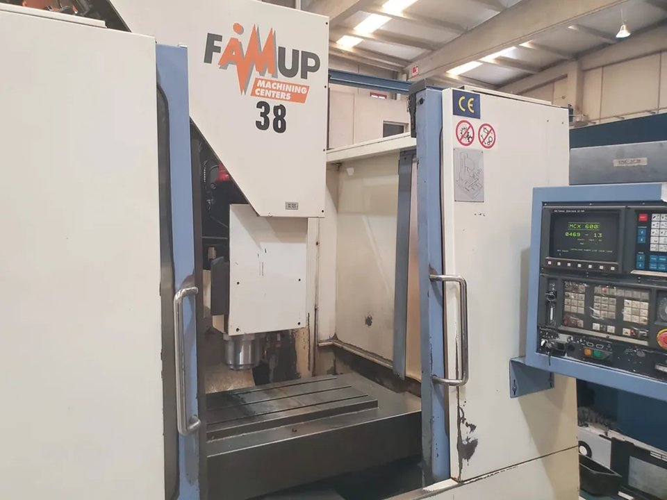 FAMUP - MCX 600 - FAMUP MCX 600 - CNC vertikální obráběcí centrum s FANUC O-M regulátorem