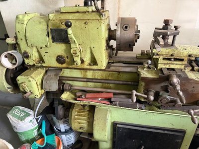 Robuste Drehmaschine für Metallarbeiten