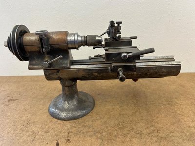 Rotary bench / milling machine with lever support for watchmaker