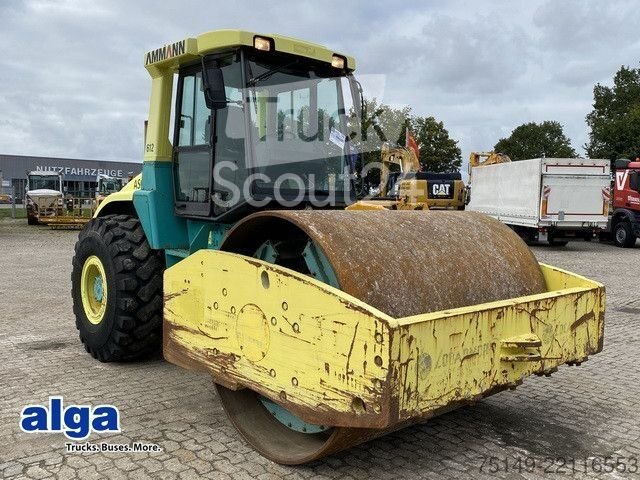 Walzenzug AMMANN ASC 200, Cummins 6 Zylinder, Klima,Top Bereifung gebraucht