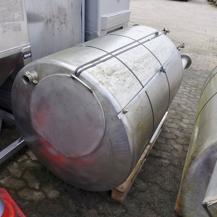 Stainless steel tanks