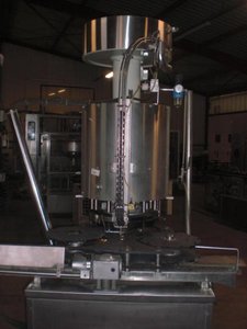 Screw locking machines BERTOLASO für Top Cap