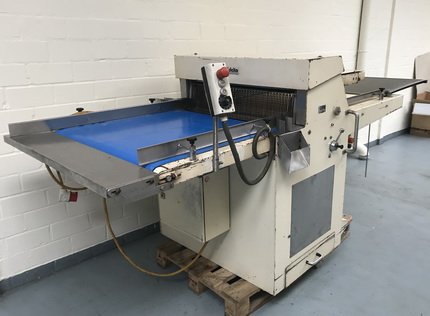 Bread and biscuit cutting machines DELTA Schneidegatter