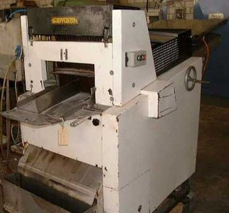 Bread and biscuit cutting machines SAMACH Schneidegatter