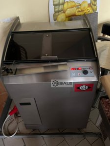 Bread and biscuit cutting machines TREIF Smart