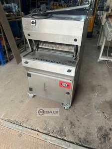 Bread and biscuit cutting machines TREIF Delfin
