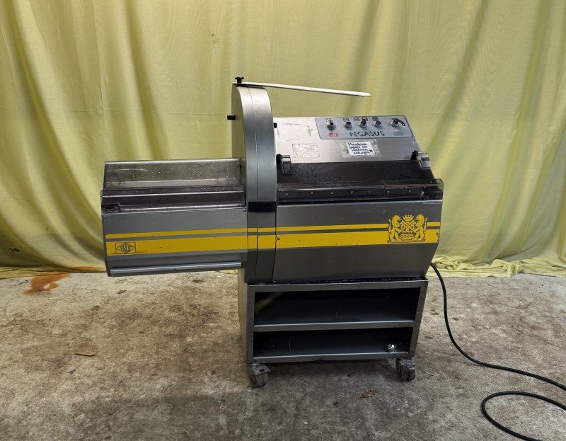 Bread and biscuit cutting machines TREIF Pegasus 2601