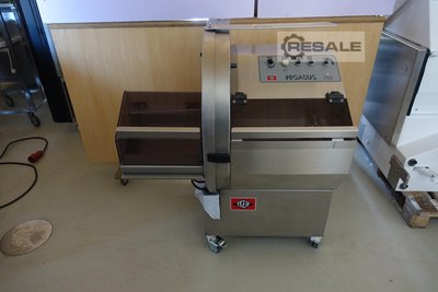 Bread and biscuit cutting machines TREIF Pegasus