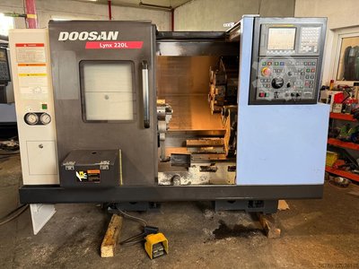 Doosan Lynx 220LB