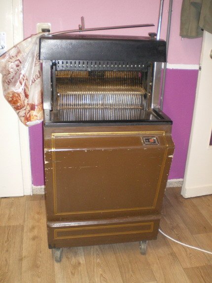 Bread and biscuit cutting machines WABäMA Schneidegatter