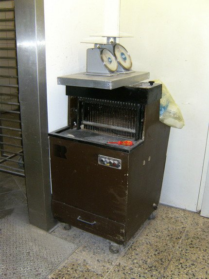 Bread and biscuit cutting machines WABäMA Automat