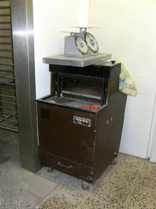 Bread and biscuit cutting machines WABäMA Automat