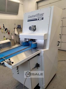 Bread and biscuit cutting machines IPEKA Master Slicer 1W