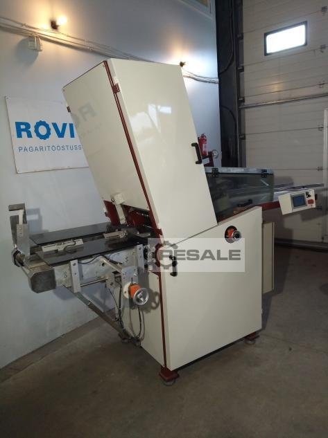 Bread and biscuit cutting machines IPEKA Master Slicer