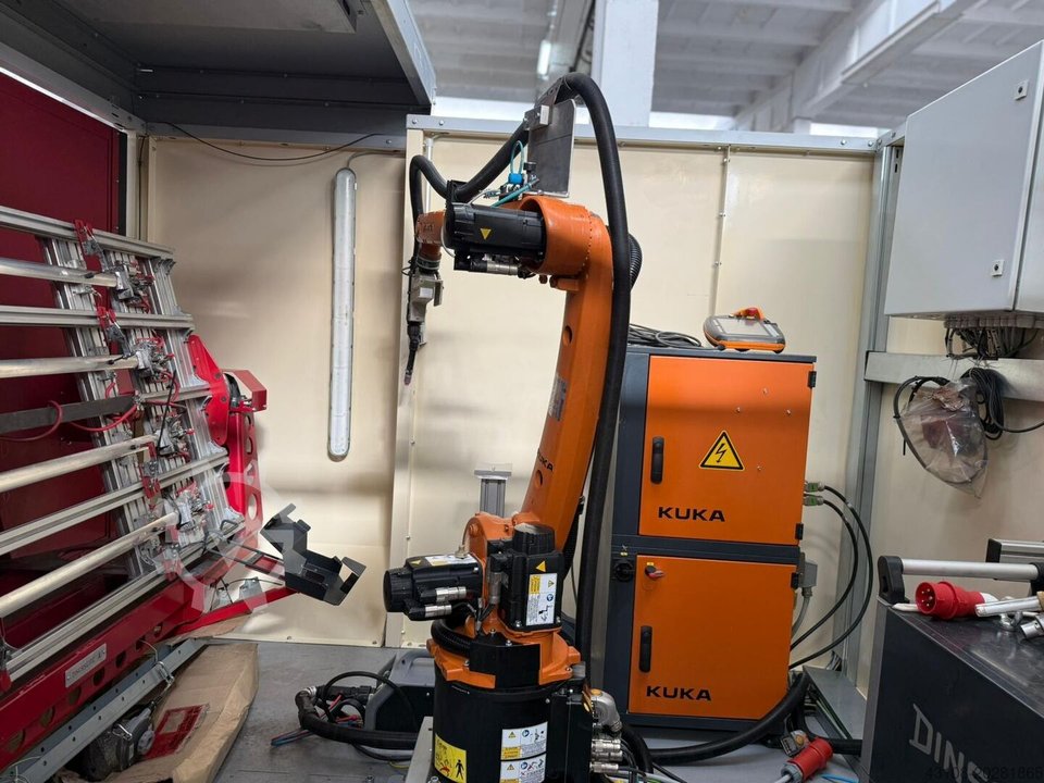 KUKA 6 R1820