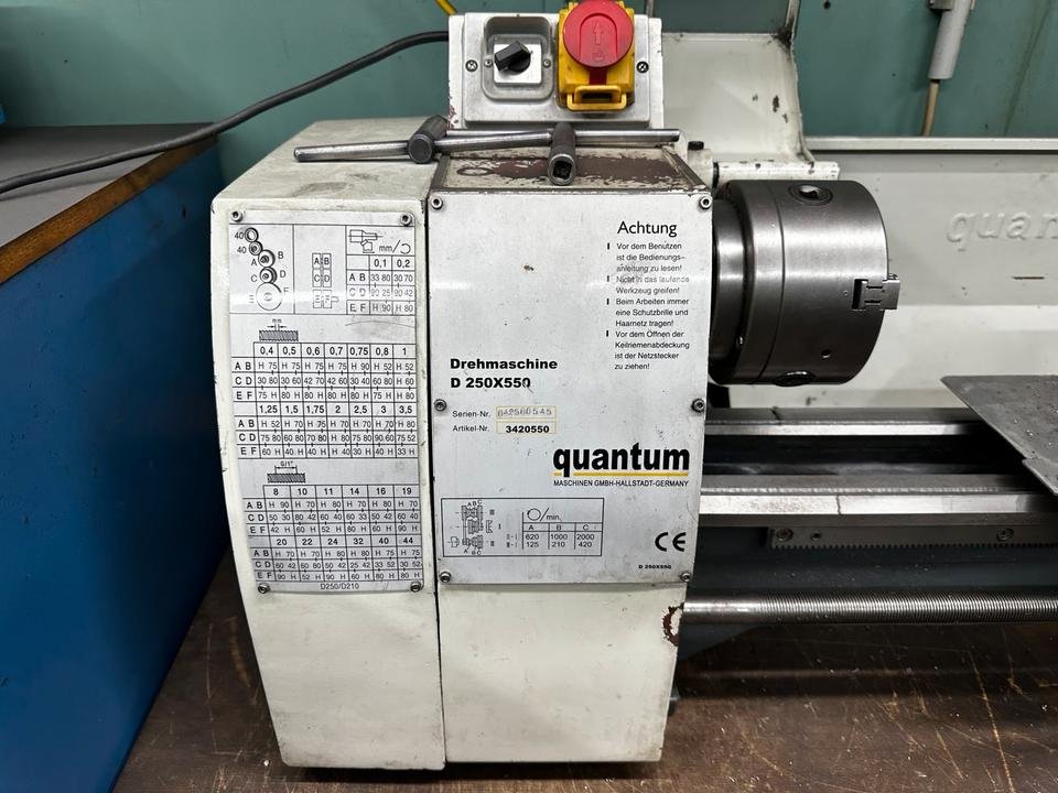 Drehmaschine Quantum D250x550 – gepflegter Zustand