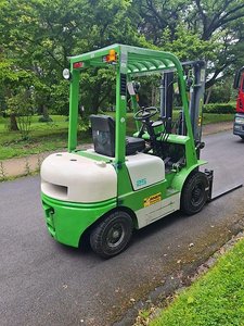 ARTISON Dieselstapler mit Vollfreihubmast FD25.33