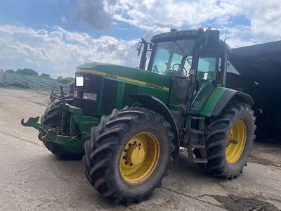 John Deere 7810