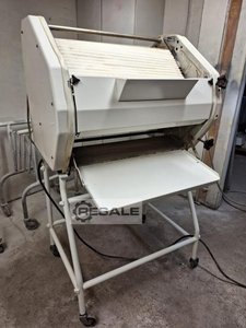 Dough dividing machines