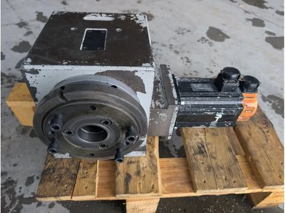 4-Achsen-Fräsmaschine, Drehachse mit Servo