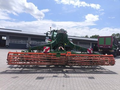 Amazone Catros 7003-2 mit Vogelsang Gülleverteiler + GreenDrill
