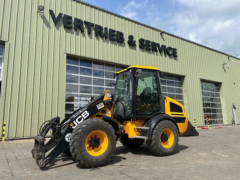 JCB 409