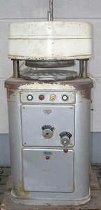 Knitting machines for dough pieces W & P Rotamat