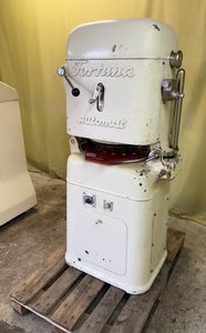 Presses for bread rolls DIOSNA Automat A3
