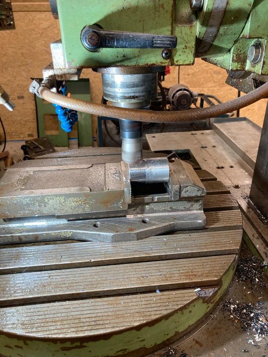 SUCHE Dreibackenfutter Vierbackenfutter Fräsmaschine Drehmaschine