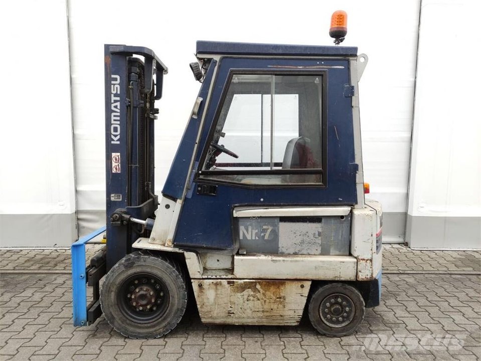 Komatsu FB25/3