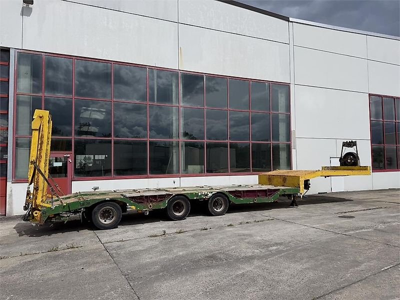 t3 3 Achs Satteltieflader, Radmulden