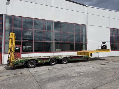 t3 3 Achs Satteltieflader, Radmulden