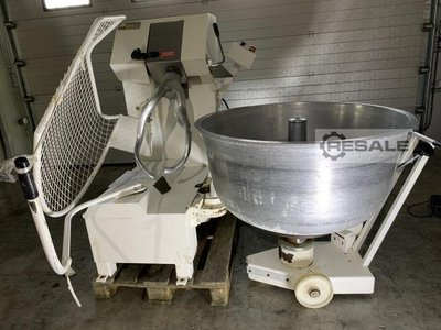 Spiral kneading machines