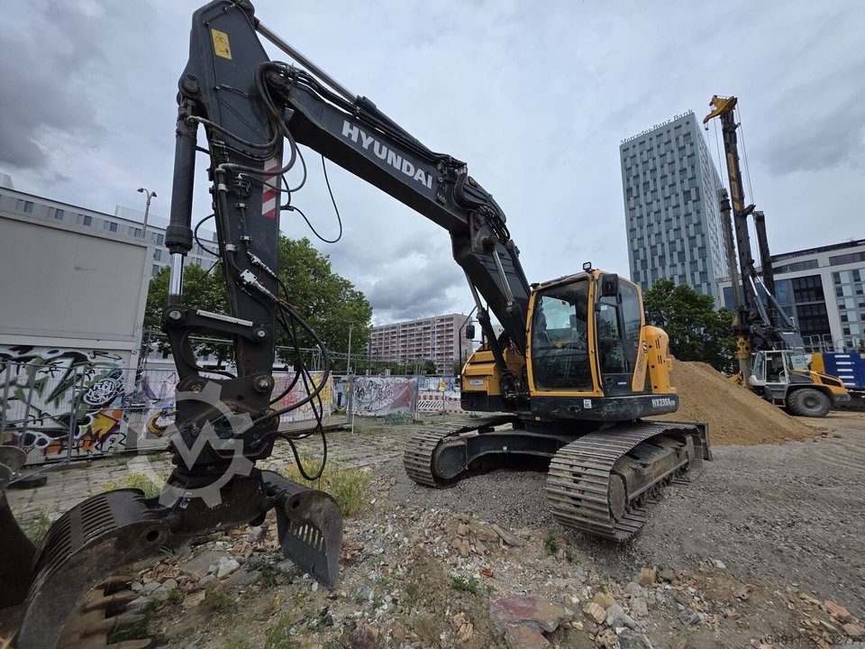 Hyundai HX235 ALCR