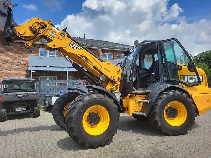 JCB TELESKOPRADLADER TM 320 S