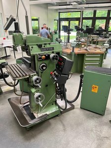 Universal- Fräsmaschine Deckel FP1 stufenl.Vorschub aus Schule!